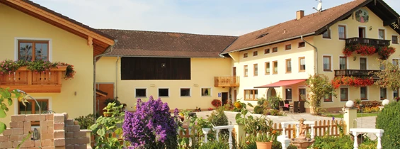 Monteurzimmer: Hofansicht - Maier Johannes