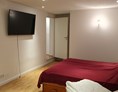 Monteurzimmer: Schlafzimmer ausgestattet mit einem Doppelbett - Appartement 2 in Waldesruh ab 3 Monaten