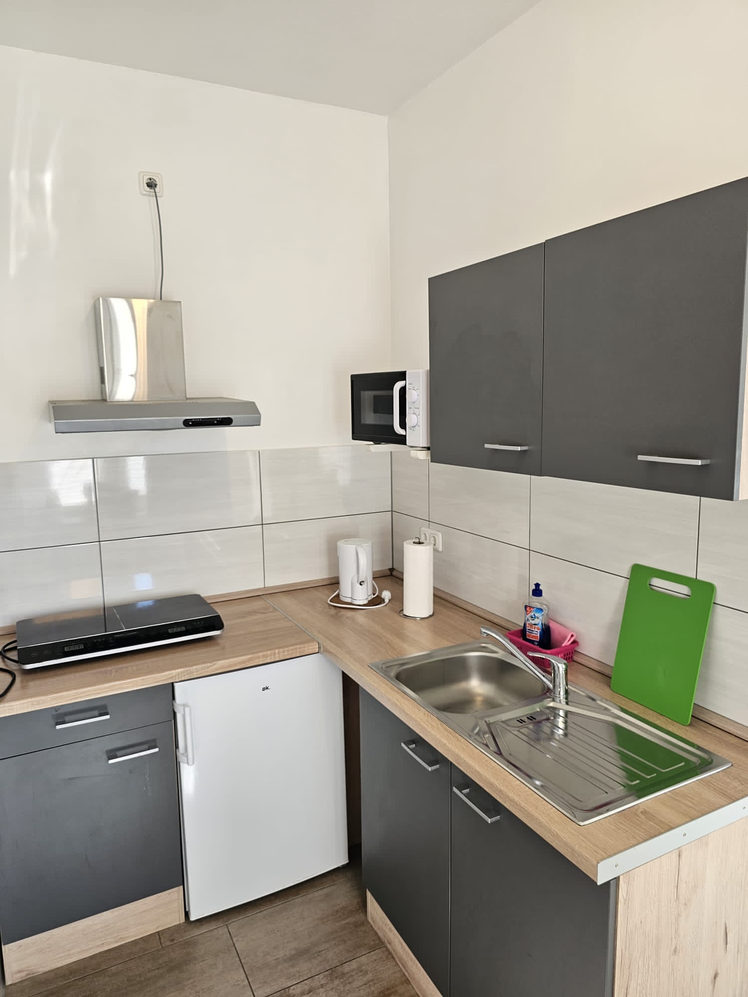 Monteurwohnung - Kühlschrank - Sachsen-Anhalt - Küche  - Monteurzimmer Burg 