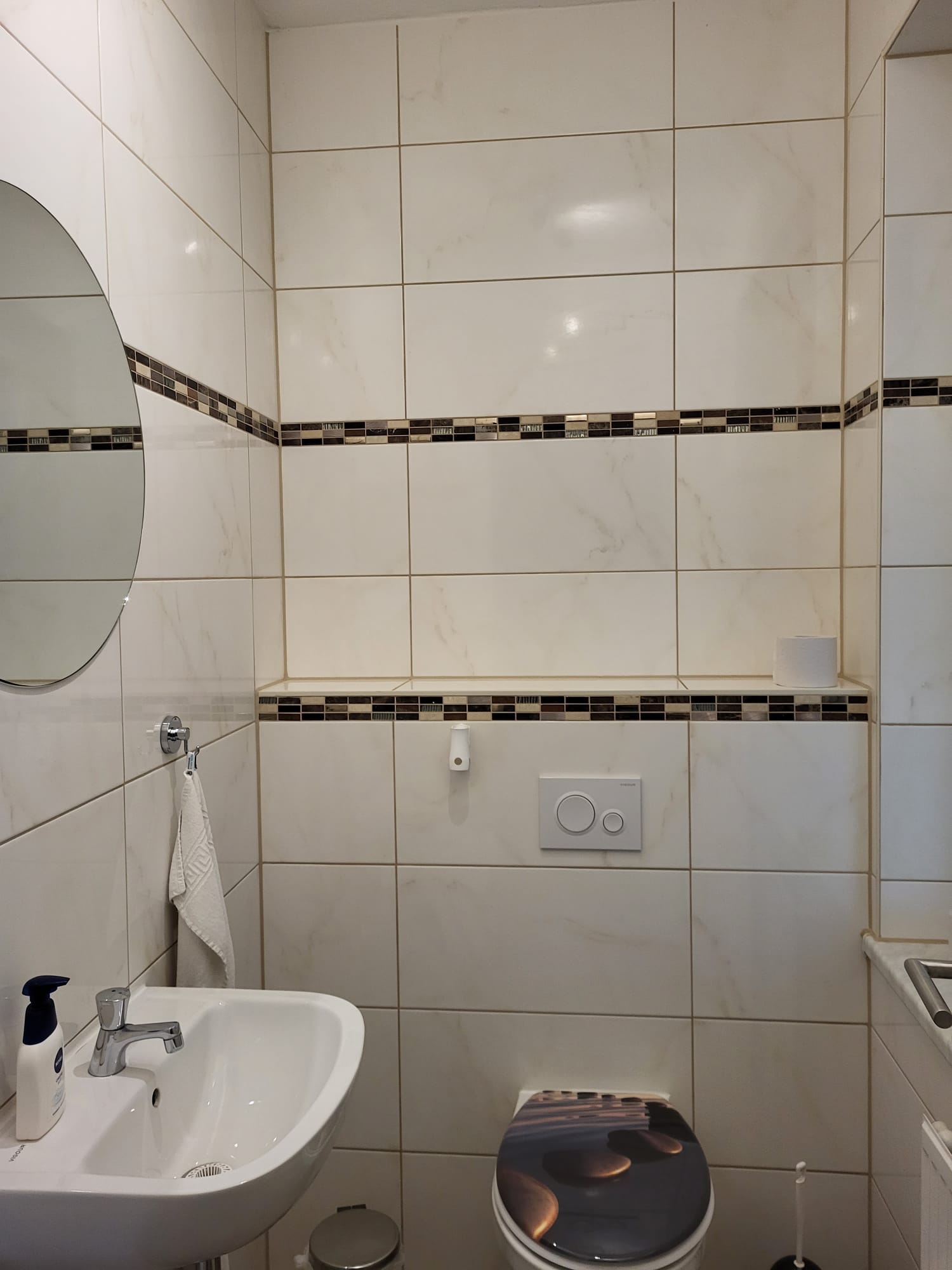 Monteurzimmer: zusätzliches WC in Wohnung 2 - Monteurzimmer Burg 