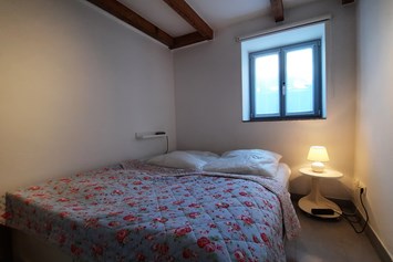 Monteurzimmer: Schlafzimmer mit Doppelbett - Ferienwohnung Wilhelmine in Cuxhaven im Lotsenviertel