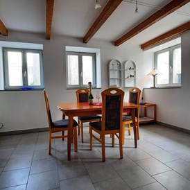 Monteurzimmer: Küche - Essplatz - Ferienwohnung Wilhelmine in Cuxhaven im Lotsenviertel