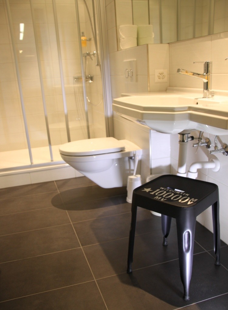 Monteurwohnung - Aargau - Badezimmer - Haus am Bach