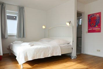 Monteurzimmer: Wunderbare 140m² Wohnung in München Süd (7 Schlafplätze)