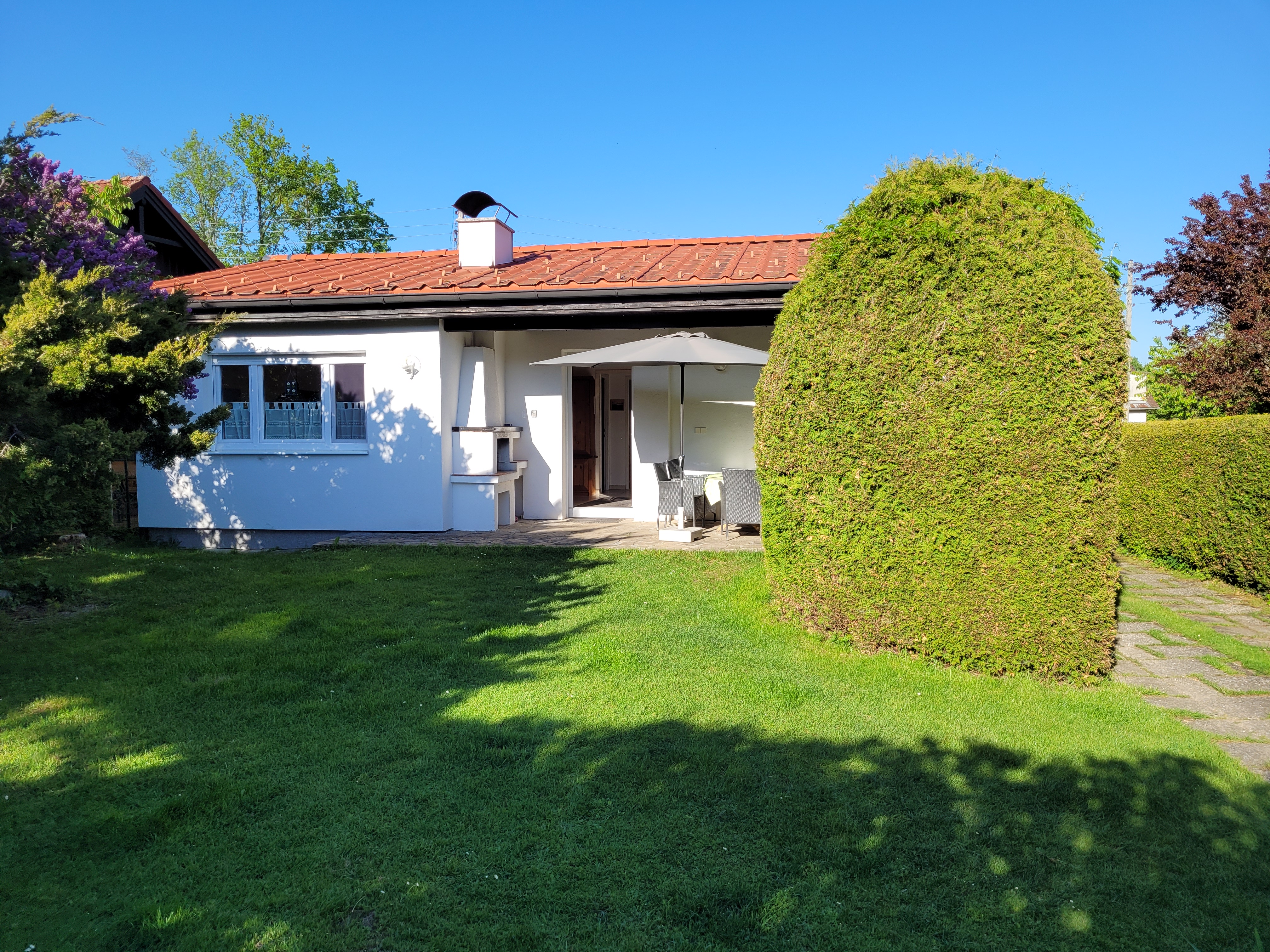 Monteurwohnung - Küche: eigene Küche - Sbg. Salzkammergut - Ruhig gelegenes Haus zum Alleinbewohnen mit idyllischem Garten, 300m vom Attersee entfernt - Haus zum Alleinbewohnen in Seewalchen