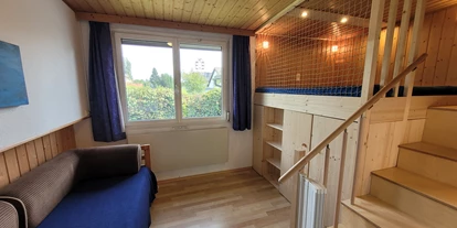 Monteurwohnung - Parkplatz: eigener Parkplatz vorhanden - Österreich - Schlafzimmer 2 mit Einzelbett und Galerie- Dopppelbett - Haus zum Alleinbewohnen in Seewalchen