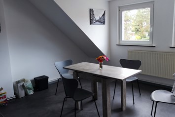 Monteurzimmer: HoBl 19 Gemütliches einzelnes Monteurzimmer in Hof – Ideal für Ihren Arbeitsaufenthalt!