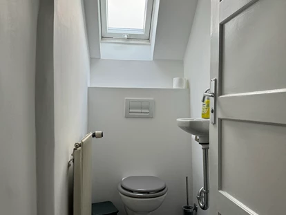Monteurwohnung - Waschmaschine - Deutschland - HoBl 19 Gemütliches einzelnes Monteurzimmer in Hof – Ideal für Ihren Arbeitsaufenthalt!