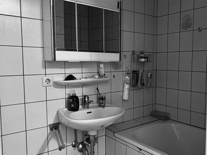 Monteurwohnung - Waschmaschine - Deutschland - HoBl 19 Gemütliches einzelnes Monteurzimmer in Hof – Ideal für Ihren Arbeitsaufenthalt!