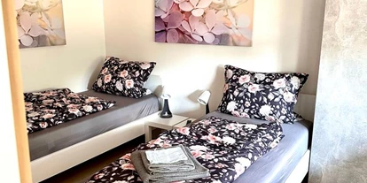 Monteurwohnung - PLZ 97342 (Deutschland) - Ferienwohnung - malerischem Ausblick / max. 5 Pers. / Parkplatz / WLAN / A7 - 3 Min.