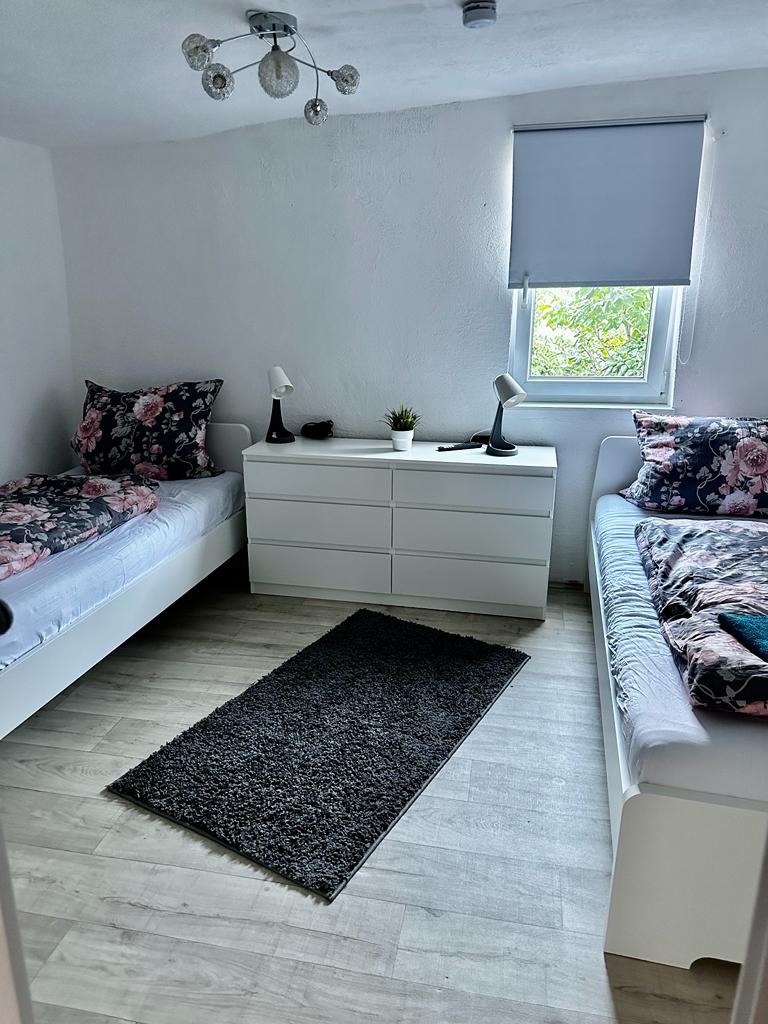 Monteurwohnung - Bettwäsche: Bettwäsche inklusive - Bayern - Ganzes Haus / 9 Pers. / WLAN / 