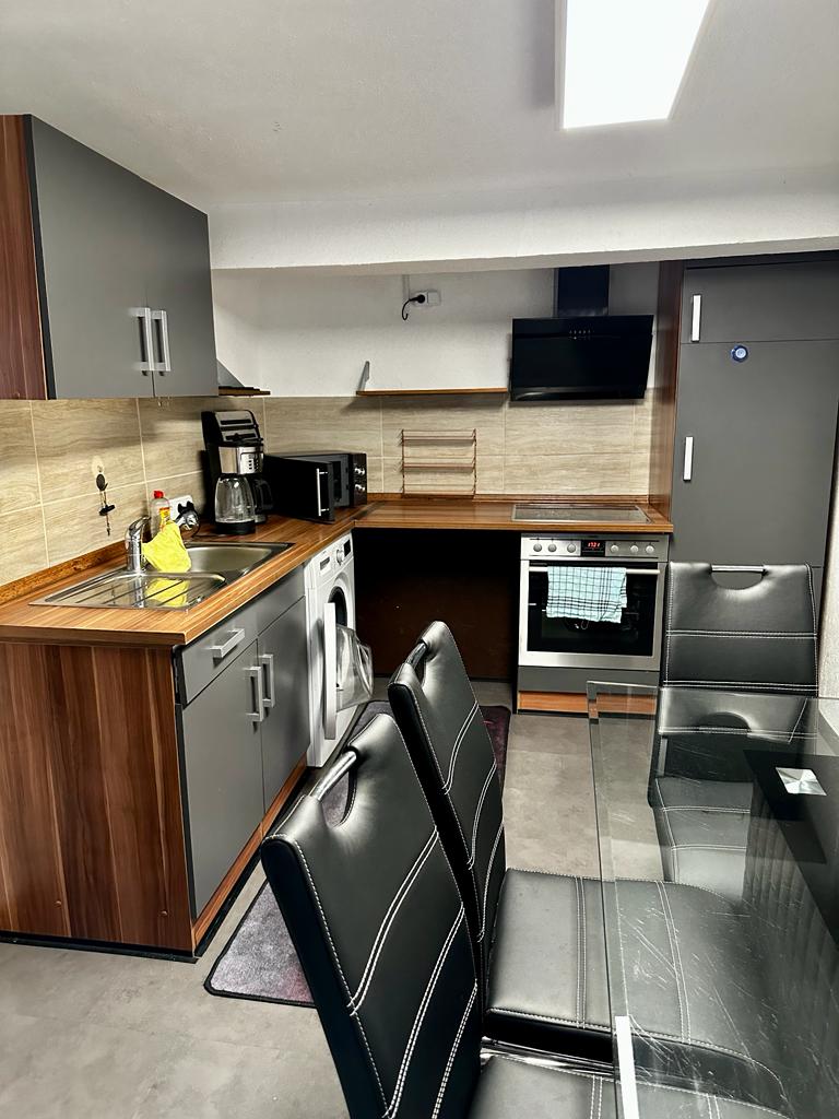 Monteurwohnung - Bettwäsche: Bettwäsche inklusive - Bayern - Ganzes Haus / 9 Pers. / WLAN / 