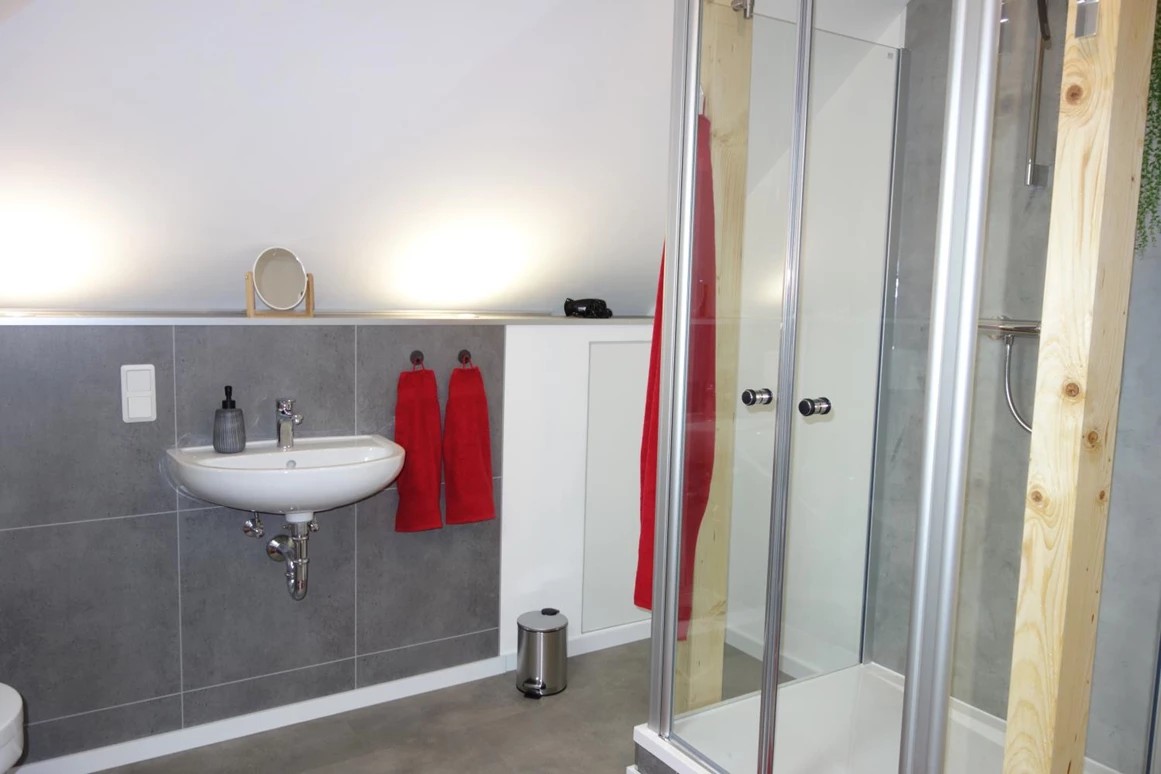 Monteurzimmer: Ferienwohnung Suite für Service Mitarbeiter, Monteure, komplett ausgestattet