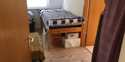 Monteurwohnung - Bettwäsche: Bettwäsche gegen Gebühr - Deutschland - OG kleiner Raum Einzelbett  - Andrea Dittenberger