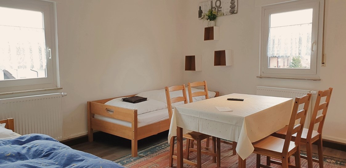 Monteurzimmer: Mehrbettzimmer für max 3 Personen - Gästezimmer Viens Besigheim