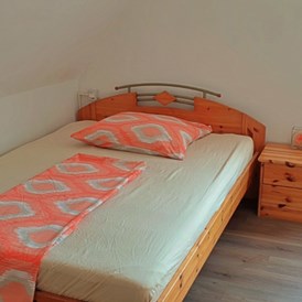 Monteurzimmer: Doppelbettzimmer für max 2 Personen mit ein Doppelbett - Gästezimmer Viens Besigheim