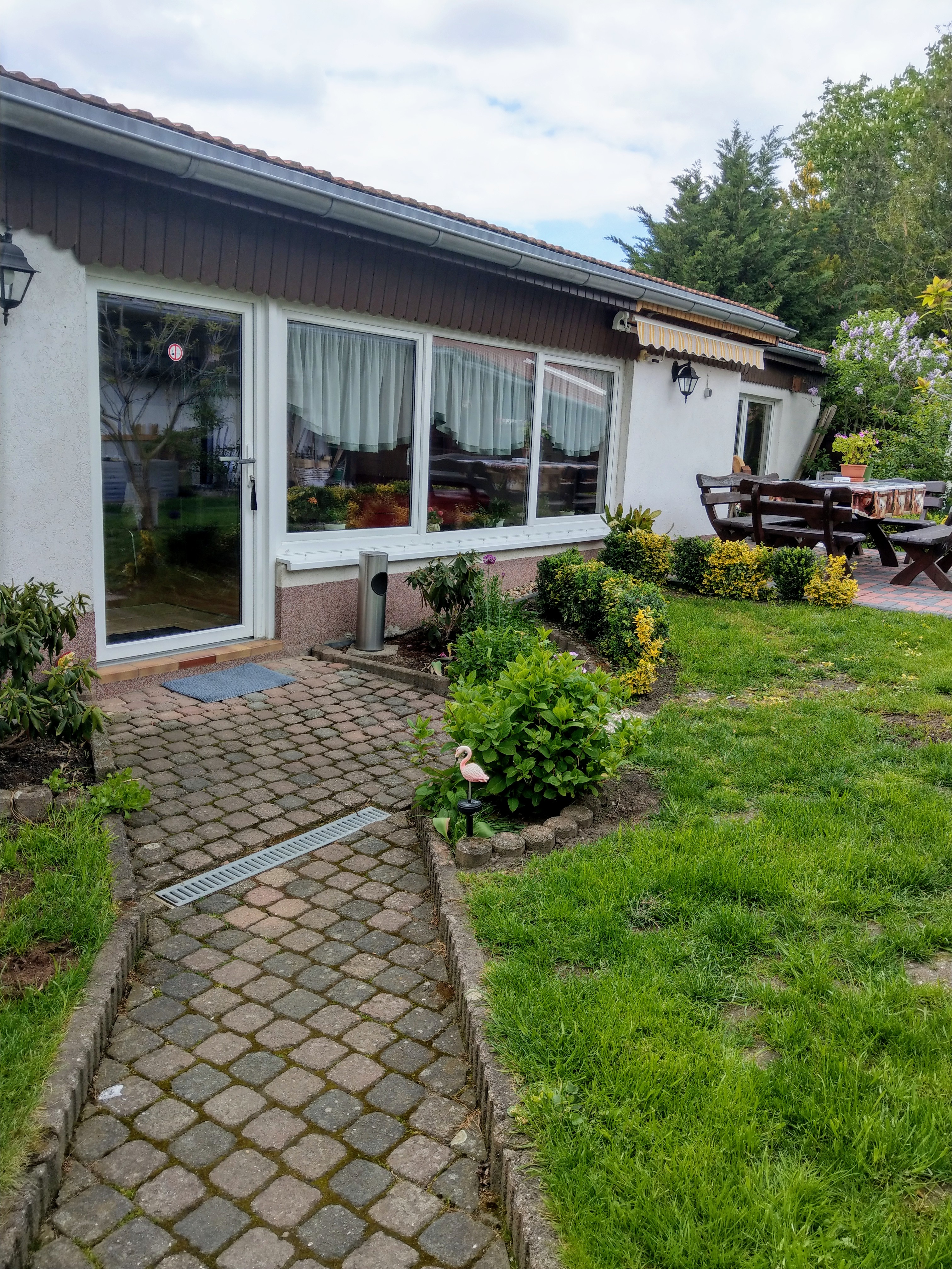 Monteurwohnung - Zimmertyp: Mehrbettzimmer - Schkopau - Eingang Ferienhaus - Ferienhaus für Monteure/ Bauarbeiter für 25€pro Pers./ Nacht