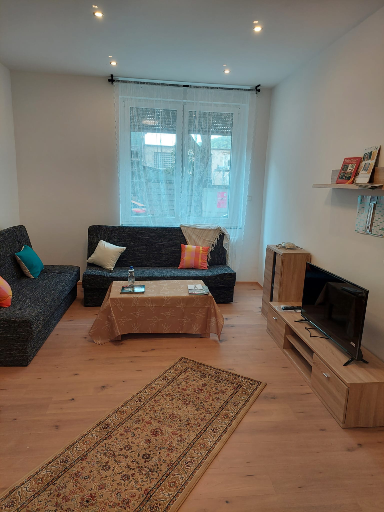 Monteurwohnung - PLZ 58769 (Deutschland) - Wohnzimmer - Geräumige möblierte 110qm Wohnung im Erdgeschoss, alles inklusive