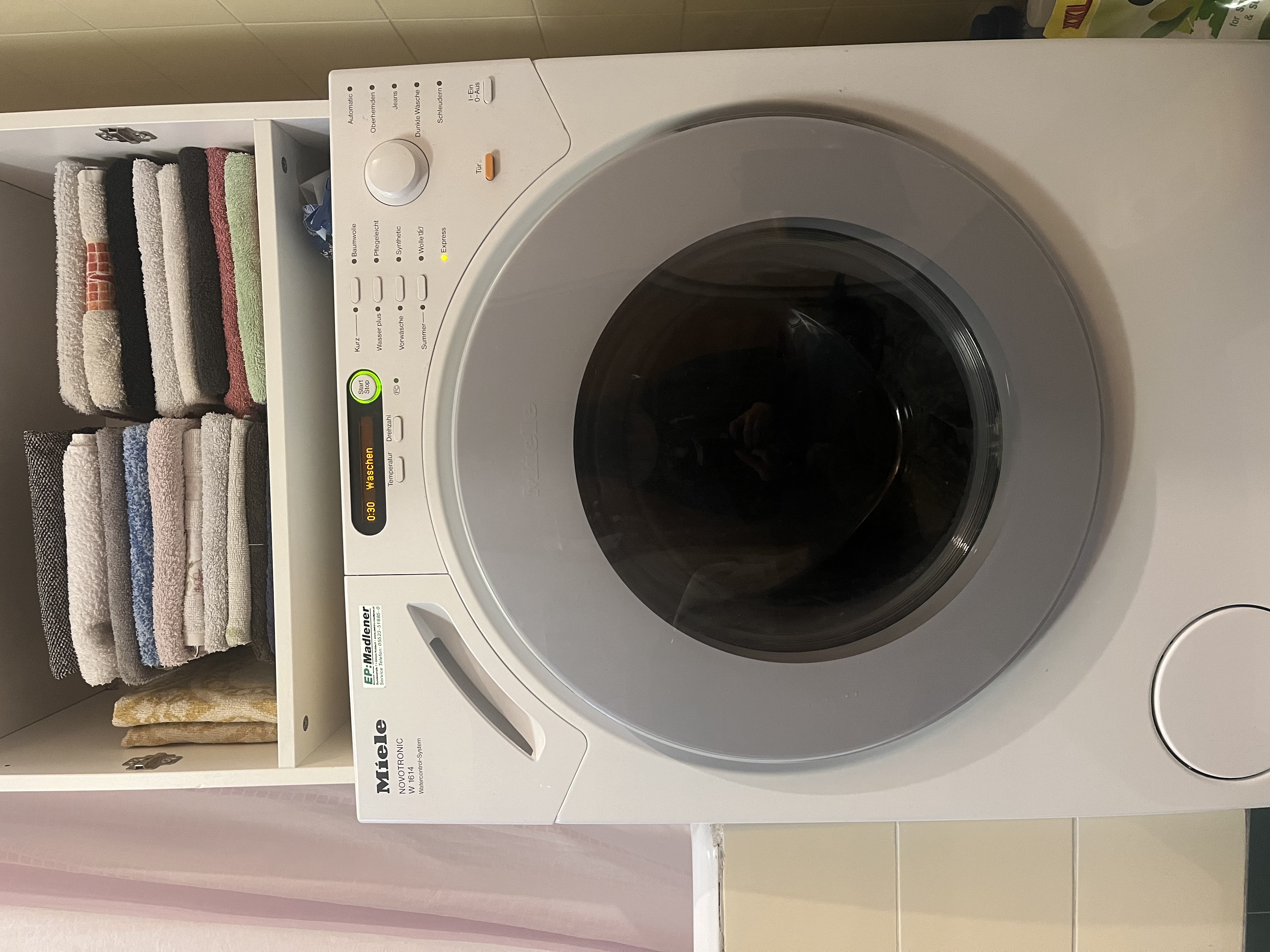 Monteurwohnung - Küche: Gemeinschaftsküche - Bodensee - Bregenzer Wald - Handtücher und Waschmaschine sowie Bettwäsche zur Nutzung inklusive  - Grenzzimmer Liechtenstein