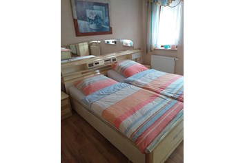 Monteurzimmer: Eines der drei Schlafzimmer in der kleinen Ferienwohnung - Hofellen