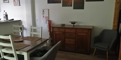 Monteurwohnung - Kronau Walldorf Bretten Kraichtal - Ess- und Wohnbereich - Ferienwohnung Izzo Hockenheim