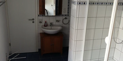 Monteurwohnung - Kronau Walldorf Bretten Kraichtal - Bad - Ferienwohnung Izzo Hockenheim