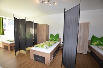 Monteurzimmer: 3 Einzelbetten - Hammermäßige Wohnung