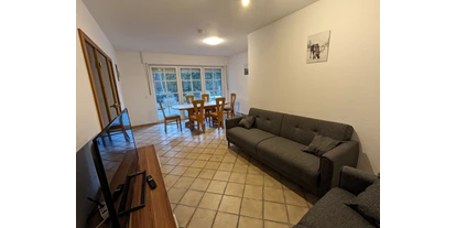 Monteurwohnung - Kaffeemaschine - Meppen - Wohn- und Esszimmer Erdgeschoss  - Monteurunterkunft Lingen-Brögbern