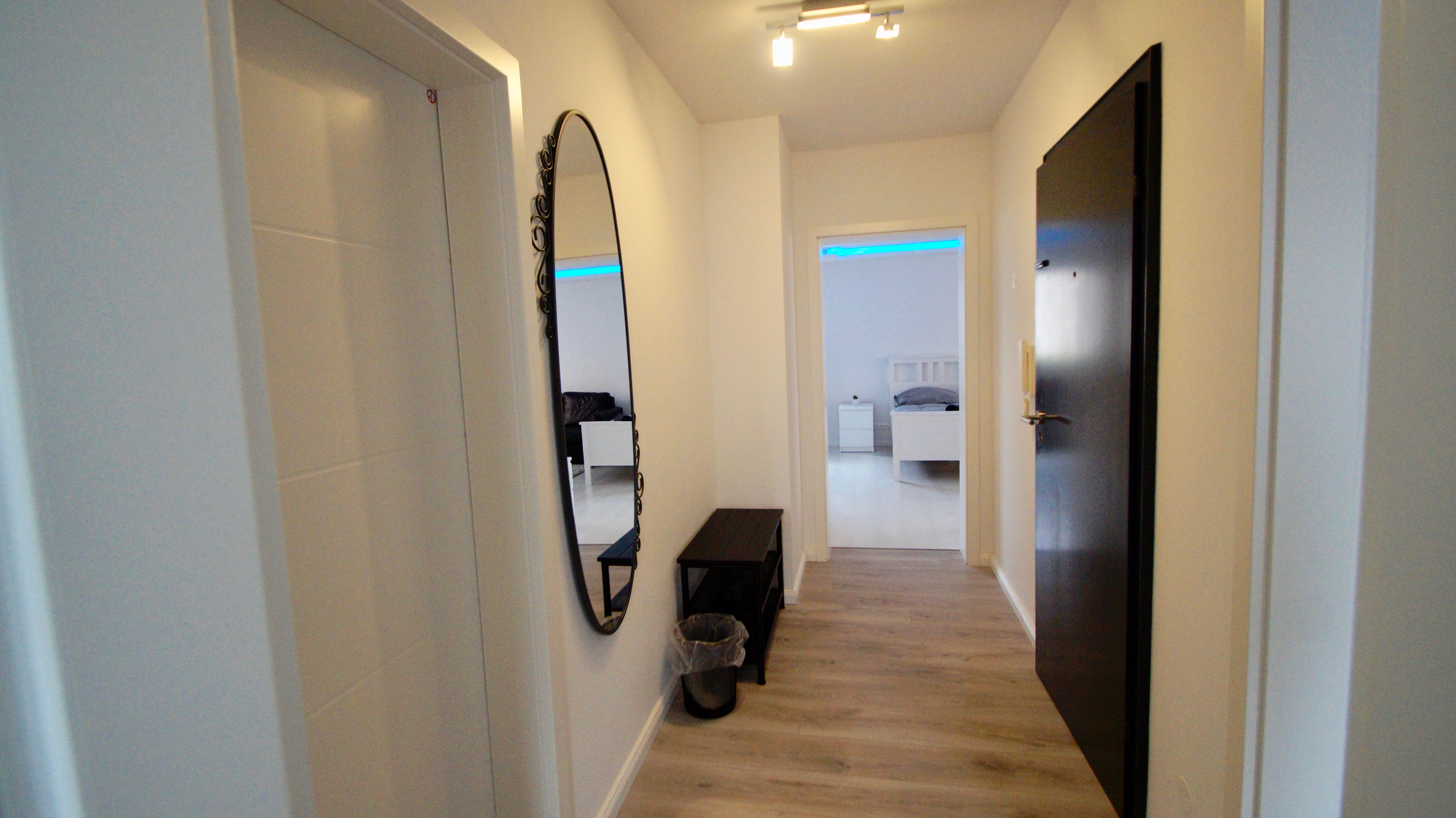 Monteurwohnung - Zimmertyp: Mehrbettzimmer - Solingen - Flur - Fewo Cosar BGL-10 Alpha