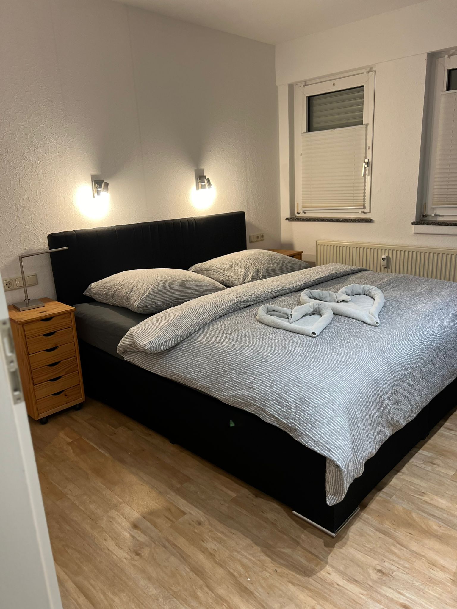 Monteurwohnung - Parkplatz: eigener Parkplatz vorhanden - Weserbergland, Harz ... - Schlafzimmer - Monteurwohnung Höxter