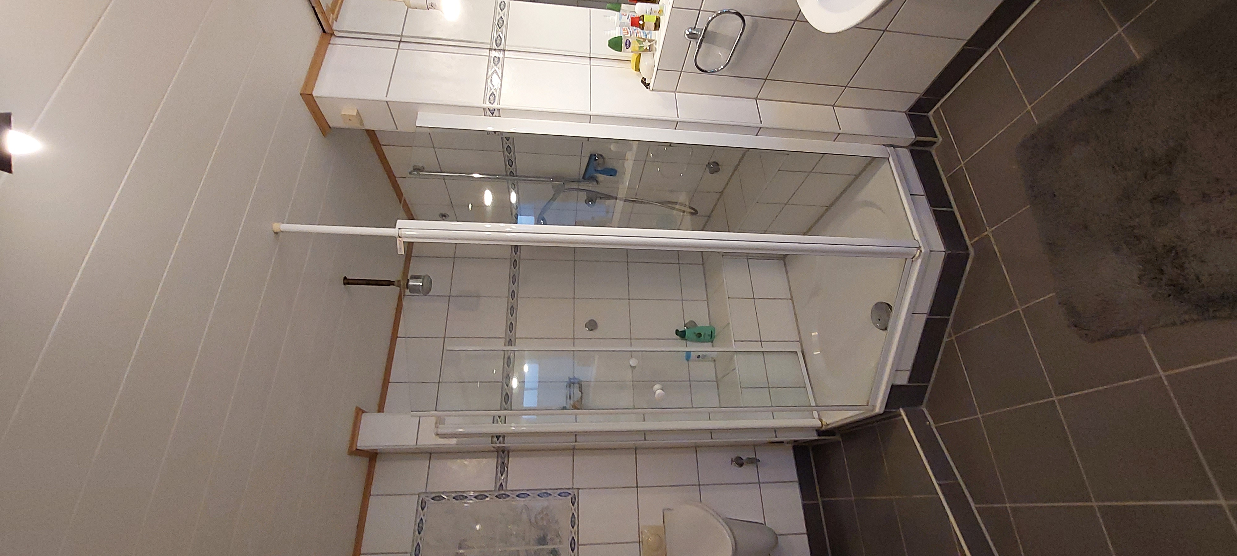 Monteurwohnung - Parkplatz: eigener Parkplatz vorhanden - Weserbergland, Harz ... - Dusche - Monteurwohnung Höxter