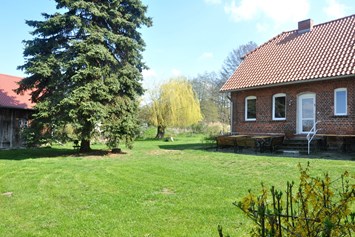 Monteurzimmer: Garten - Yardena Plötz