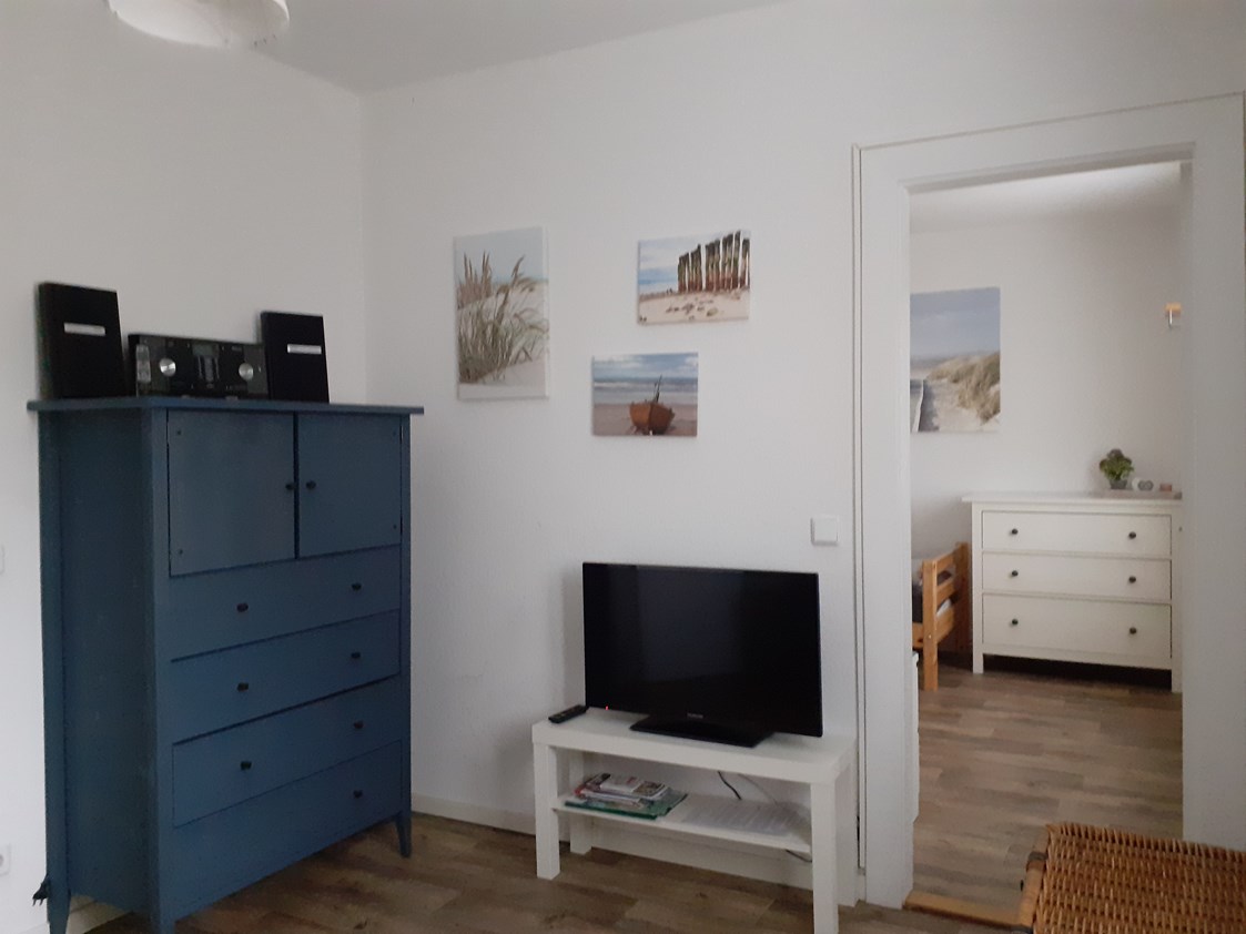 Monteurzimmer: Wohnzimmer mit TV - Ferien- und Monteurwohnung Schulz