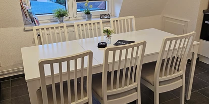 Monteurwohnung - Kaffeemaschine - Schleswig-Holstein - Dachgeschoßwohnung
Küche - Monteurzimmer Ferienwohnung 6 Personen Kiel-Meimersdorf