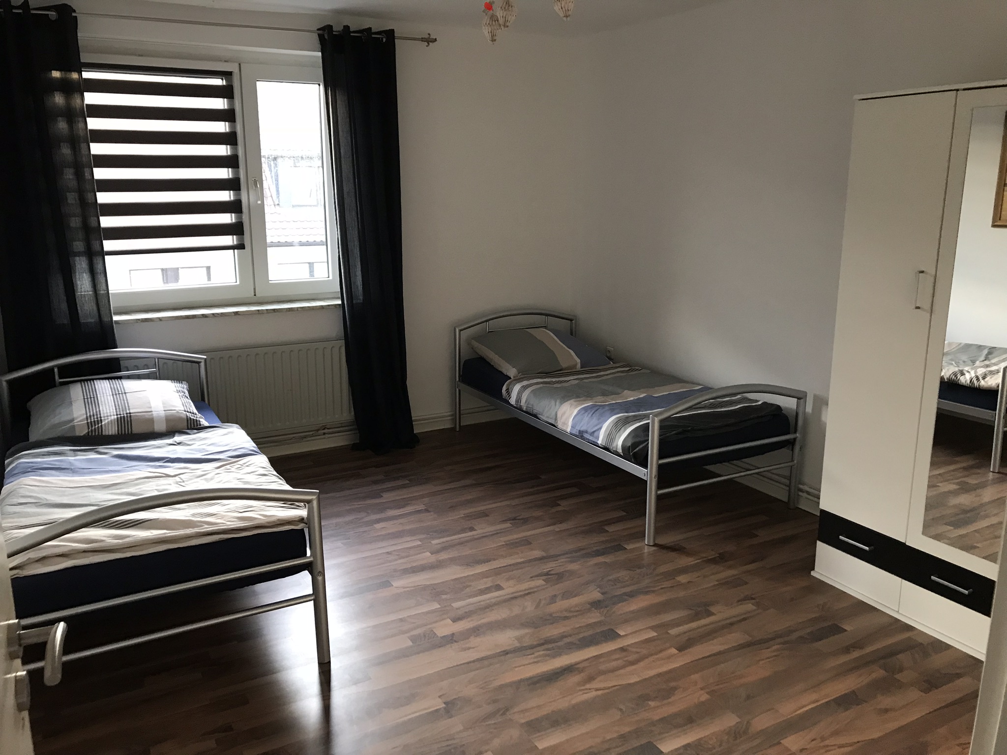 Monteurwohnung - Bettwäsche: Bettwäsche inklusive - Monteurzimmer am Schloß 