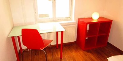 Monteurwohnung - Parkplatz: kostenlose Parkplätze in der Straße - Schweiz - Möblierte Zimmer Stadt St. Gallen zentral