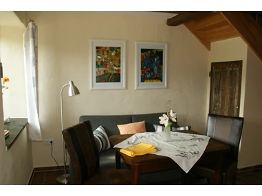 Monteurzimmer: Wohnbereich mit Schlafcouch - Ferienwohnung Bauernhaus