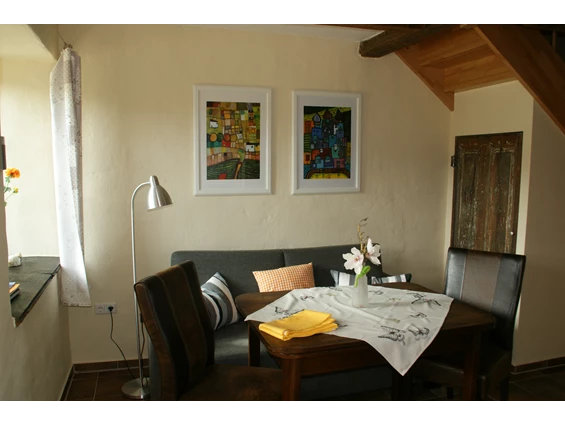 Monteurzimmer: Wohnbereich mit Schlafcouch - Ferienwohnung Bauernhaus