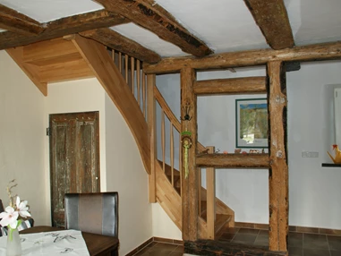 Monteurzimmer: Treppe zum Schlafbereich - Ferienwohnung Bauernhaus