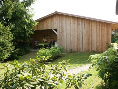 Monteurzimmer: Blick zur Terrasse - Ferienwohnung Bauernhaus