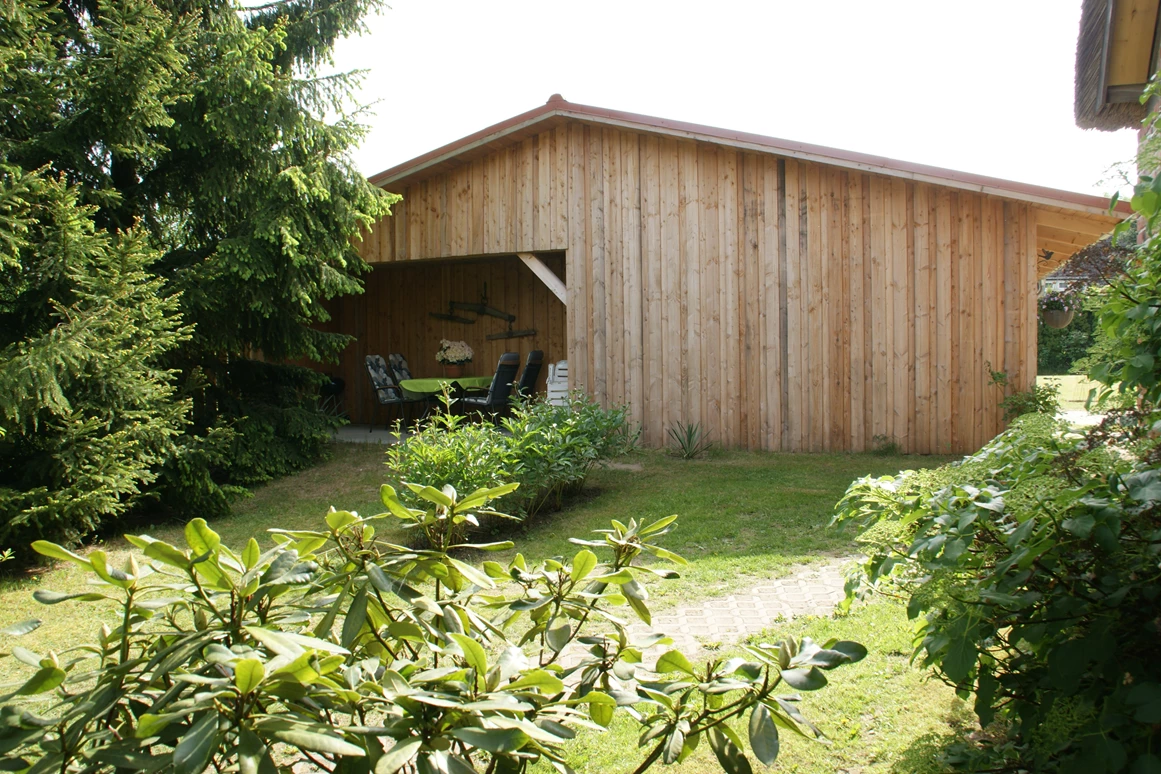 Monteurzimmer: Blick zur Terrasse - Ferienwohnung Bauernhaus