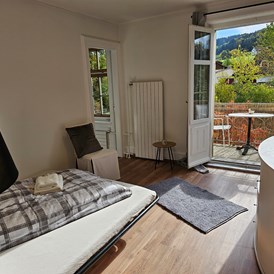 Monteurzimmer: Raum 4 mit Balkon - Ihr Quartier - im südlichen Aargau, mitten in der Schweiz