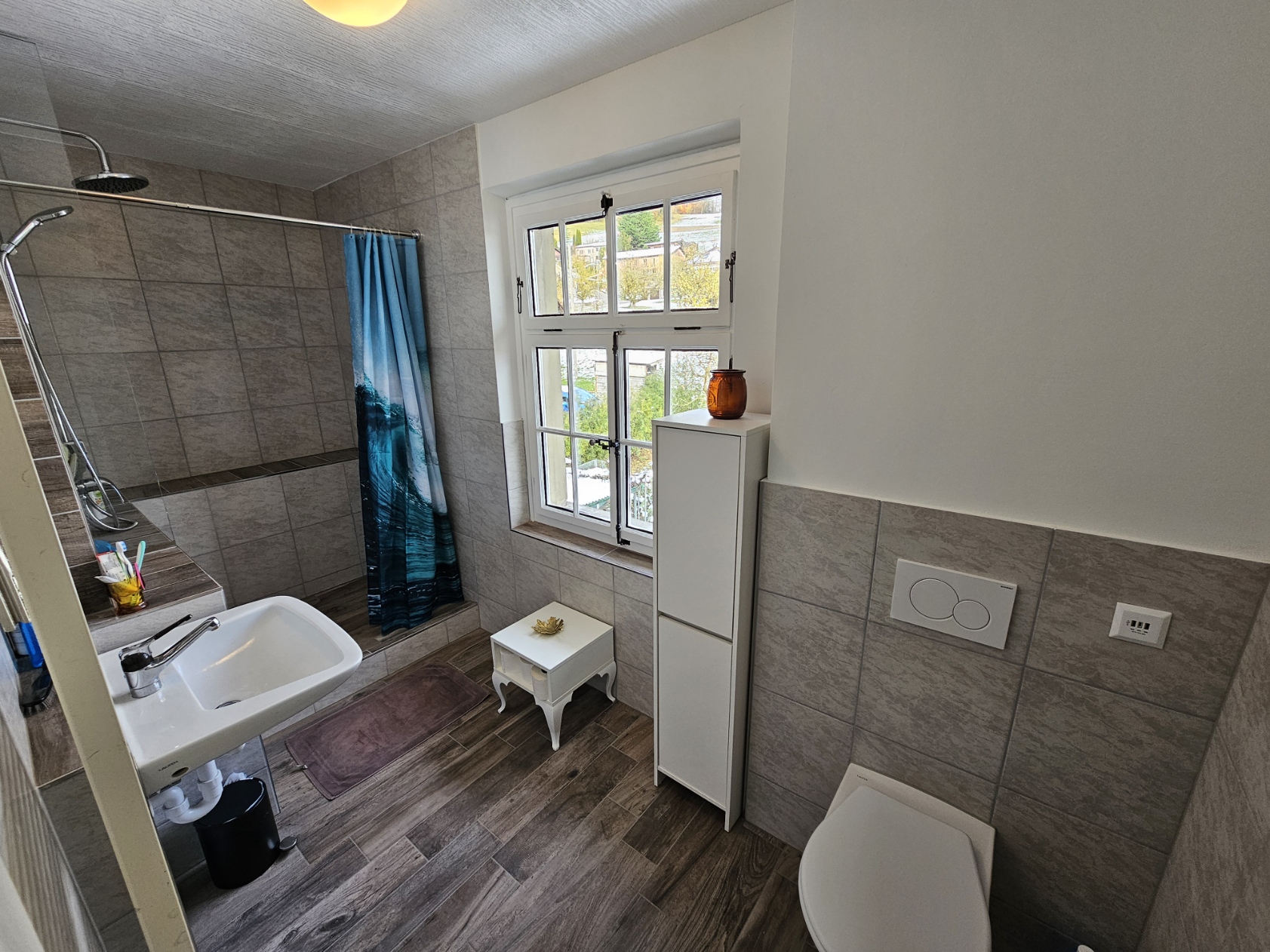 Monteurzimmer: eines der 3 Bäder - Ihr Quartier - im südlichen Aargau, mitten in der Schweiz