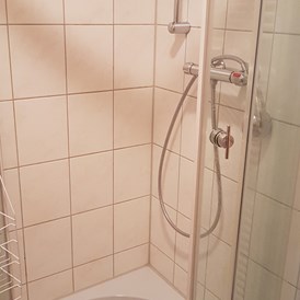 Monteurzimmer: Dusche - Handwerkerwohnung