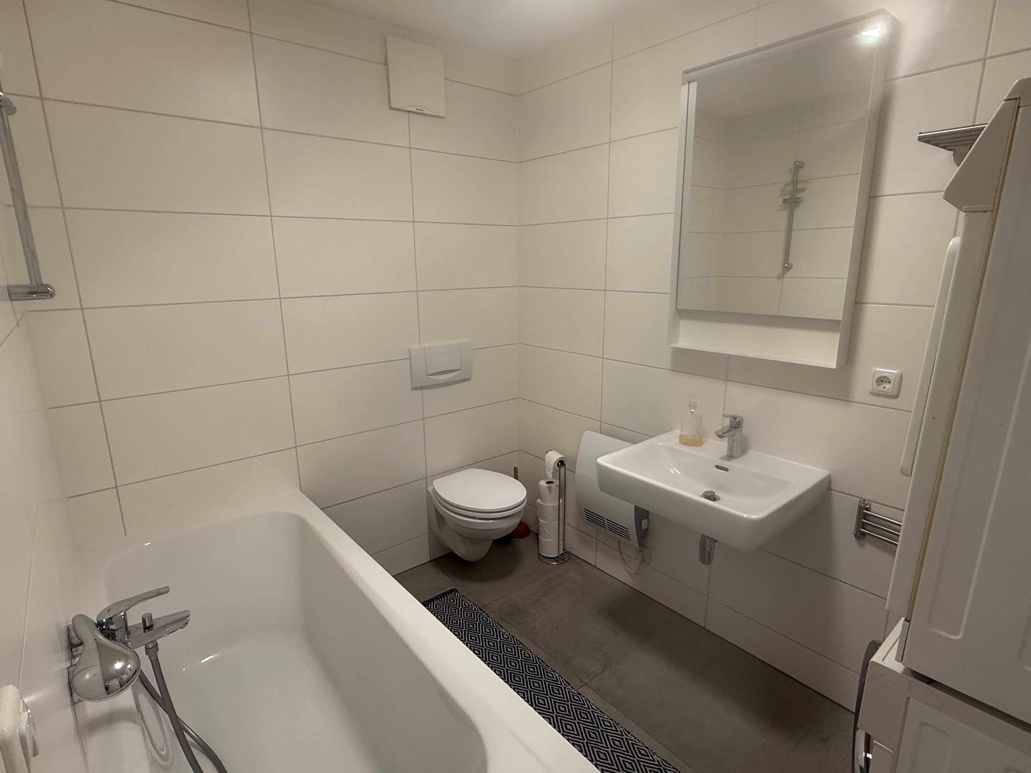 Monteurwohnung - Küche: eigene Küche - Sbg. Salzkammergut - Top 16 Bad - Monteurzimmer Schörfling am Attersee