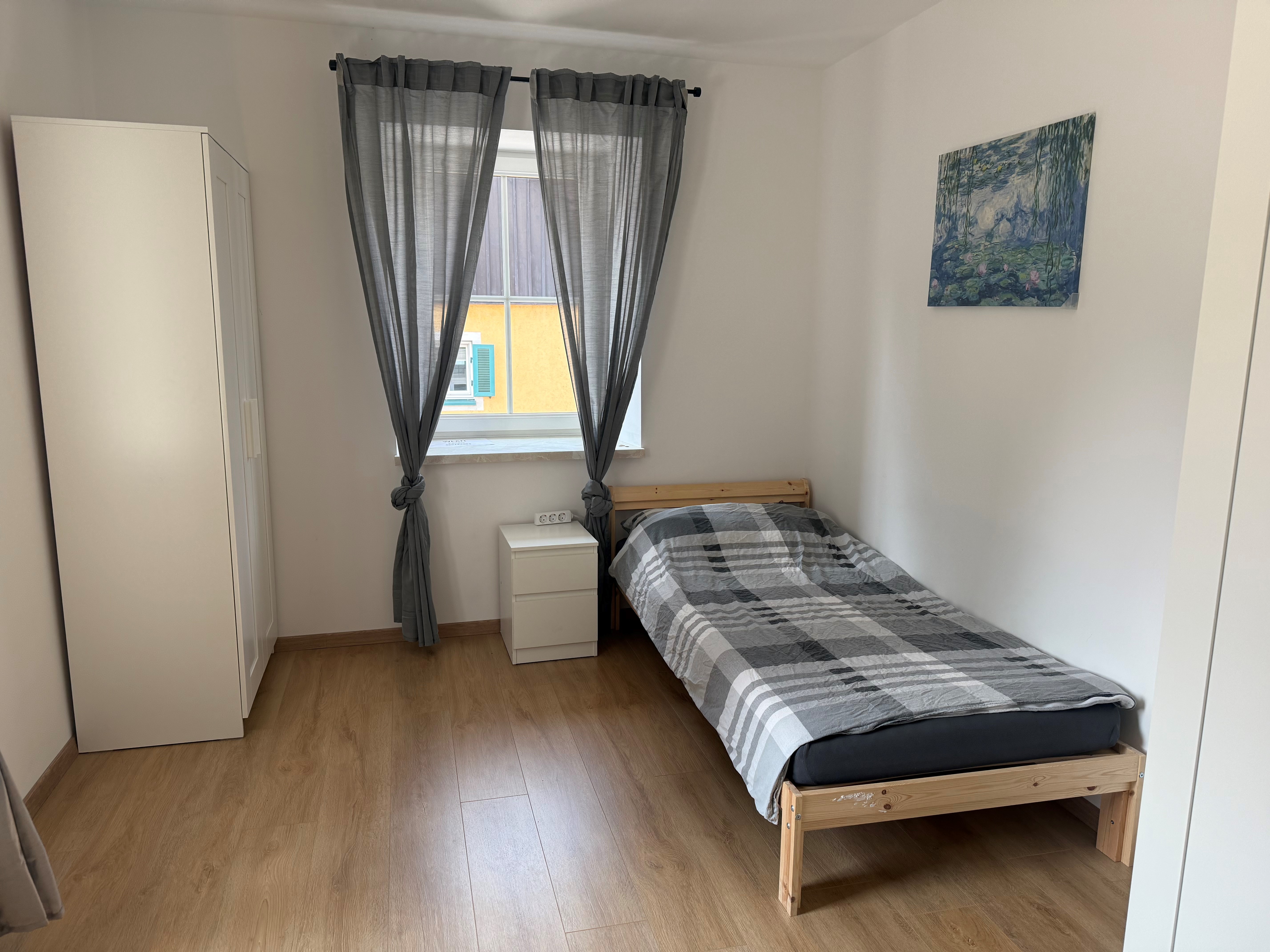 Monteurwohnung - Küche: eigene Küche - Sbg. Salzkammergut - Top 16 Schlafzimmer 1 - Monteurzimmer Schörfling am Attersee