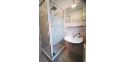 Monteurwohnung - PLZ 52379 (Deutschland) - Hinterhaus Bad I OG - Spiridon Kentras