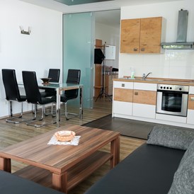 Monteurzimmer: Moderne, voll ausgestattete Arbeiterunterkünfte auf Rügen