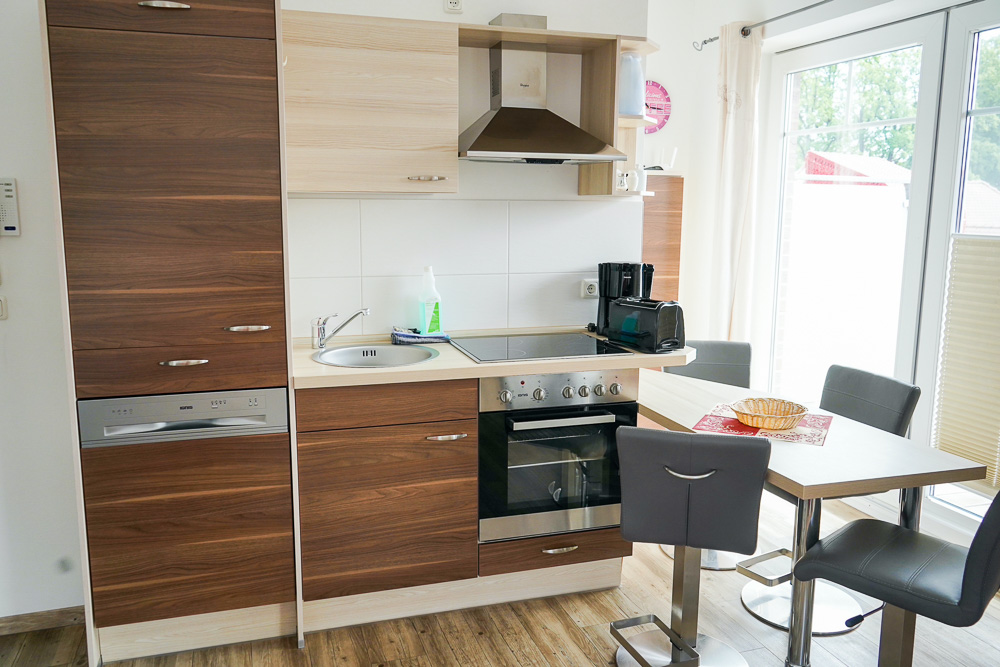 Monteurzimmer: Moderne, voll ausgestattete Arbeiterunterkünfte auf Rügen