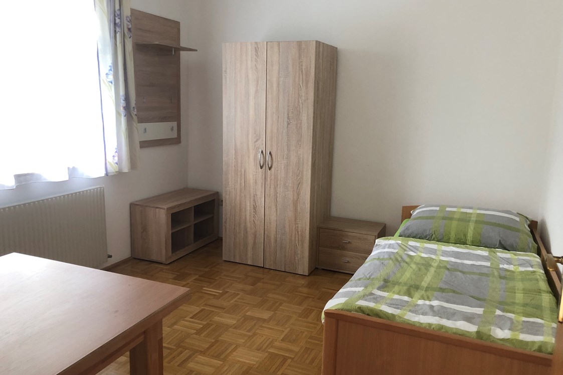 Monteurzimmer: Beispiel Zimmer 1 - Minichberger - Kölbleitner Fremdenzimmer & Monteurzimmer